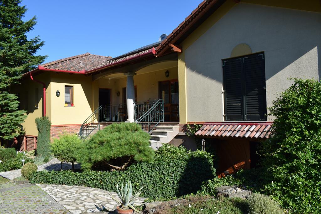 Bundi Vendeghaz Hotel Kehidakustany Exterior photo